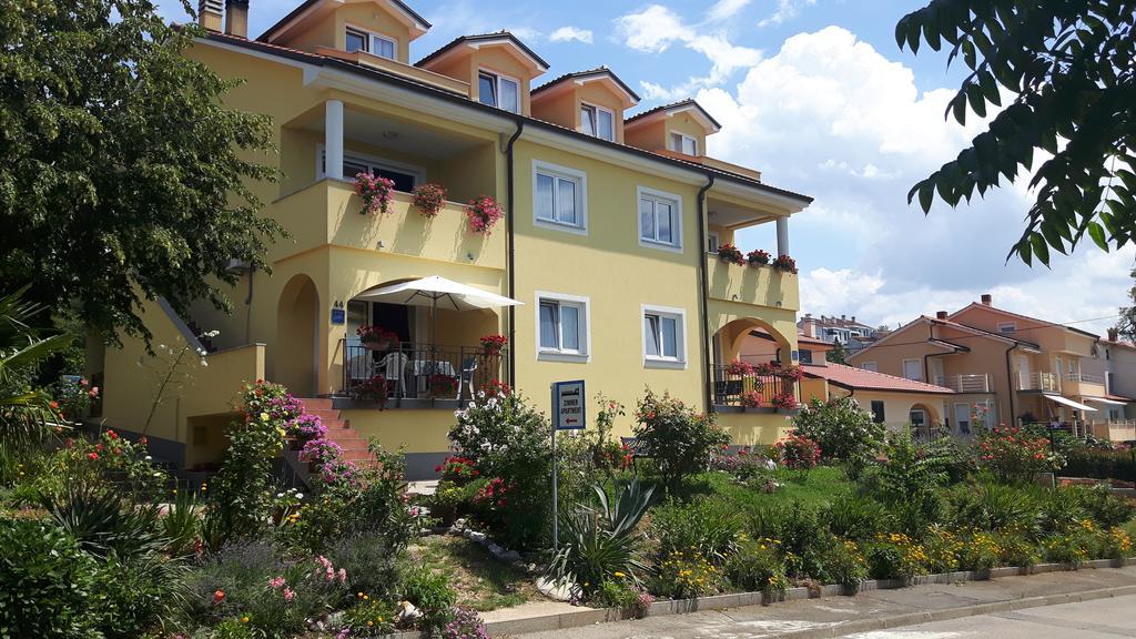 Apartments Topalovic Kostrena Exterior photo